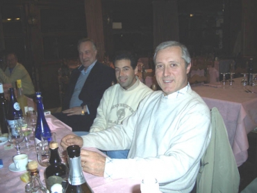 cena 19-11-2004 Da sinistra I5UXJ Alfredo al centro IW5CIR Simone e a destra IW5BFZ Pierangelo